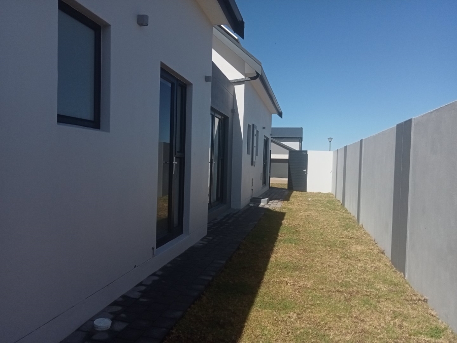 To Let 3 Bedroom Property for Rent in Le Grand Golf Estate Western Cape